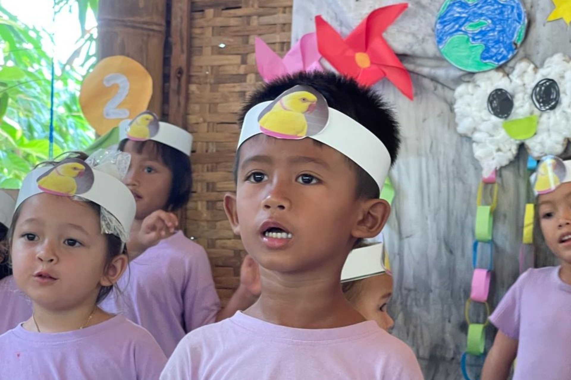 Kejora children singing